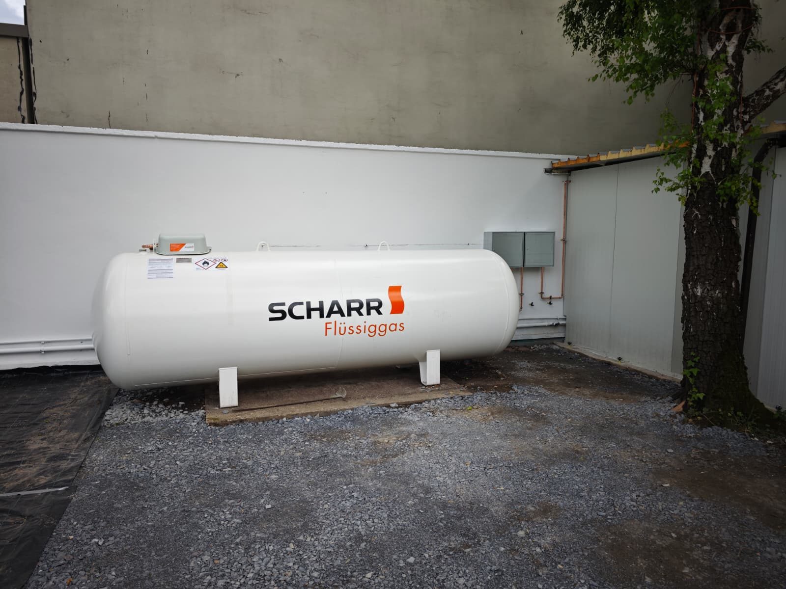 SCHARR Flüssiggastank nach Montage vor Ort